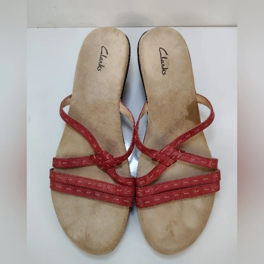 Clark's women's wedge strapy sandals size (10)M
